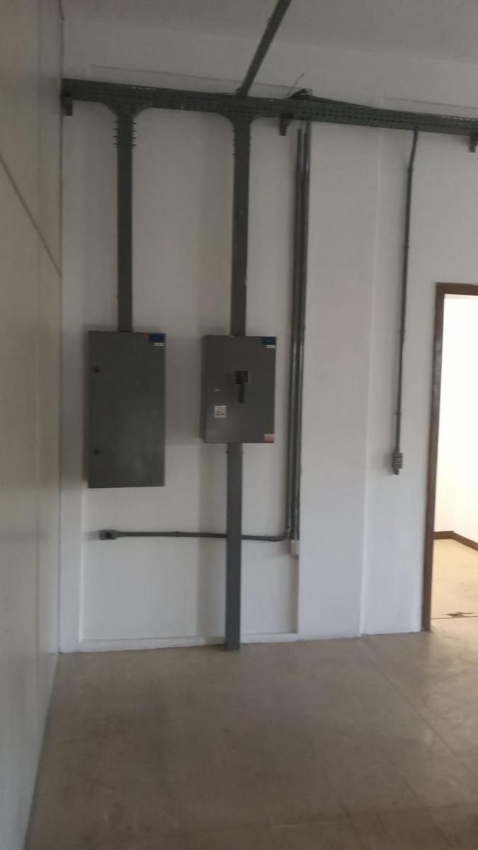 Andar, Santa Branca, 0 Quarto, 0 Vaga