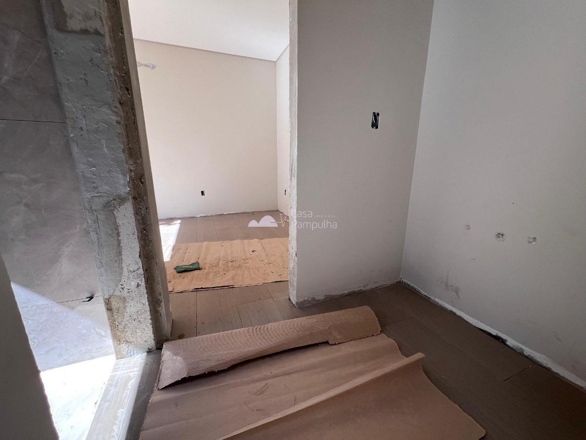 Casa, Trevo, 4 Quartos, 3 Vagas, 3 Suítes