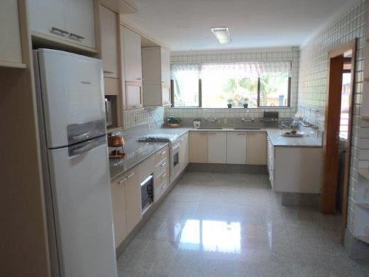 Casa, Planalto, 4 Quartos, 8 Vagas, 1 Suíte