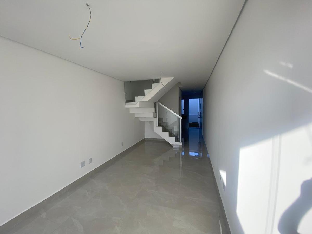 Casa, Floramar, 2 Quartos, 1 Vaga, 1 Suíte