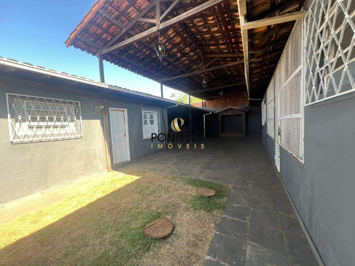 Casa, Centro, 6 Quartos, 0 Vaga