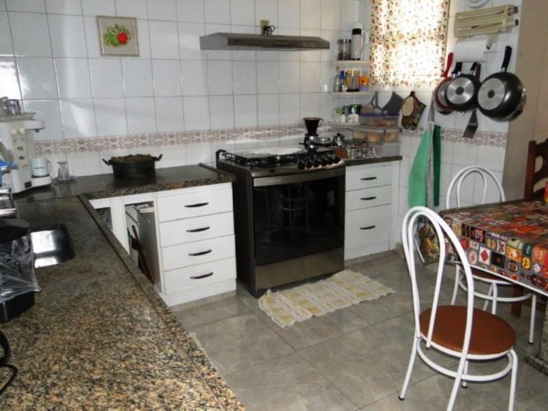 Casa, Sagrada Família, 4 Quartos, 2 Vagas, 2 Suítes