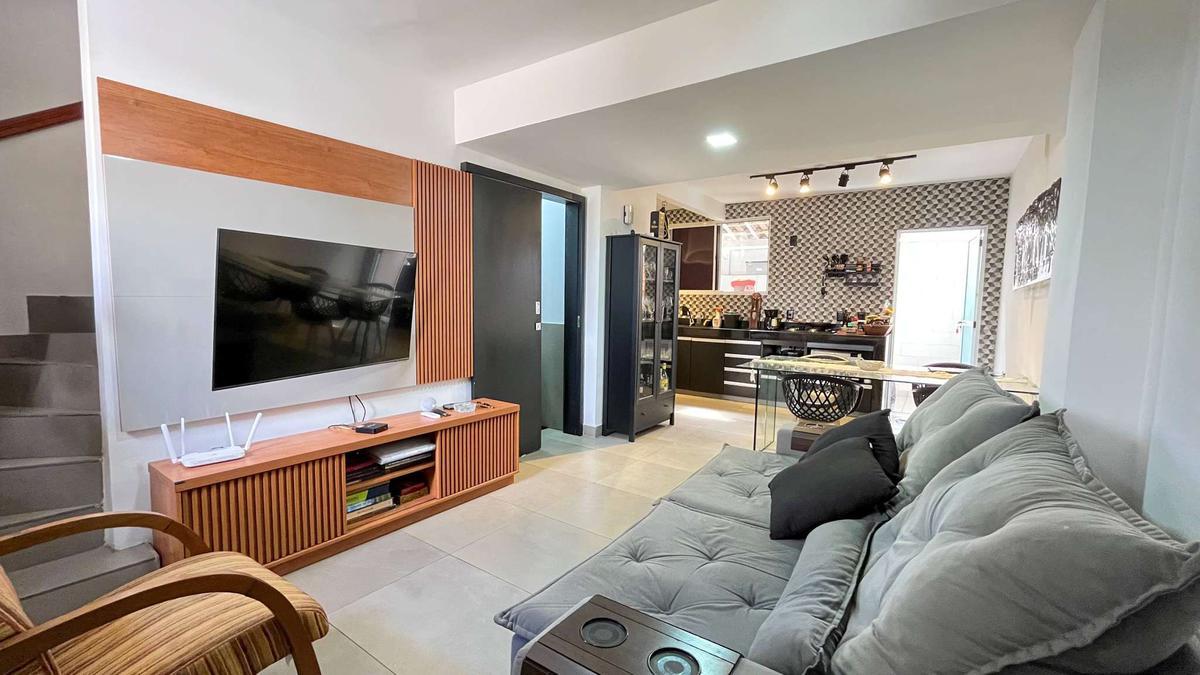 Casa, Castelo, 2 Quartos, 2 Vagas