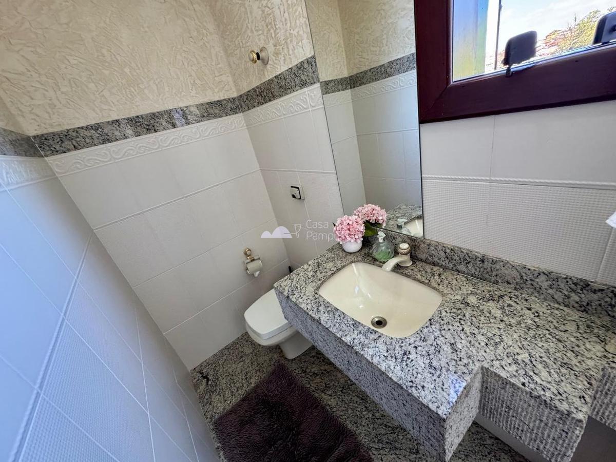 Casa, Planalto, 4 Quartos, 4 Vagas, 1 Suíte