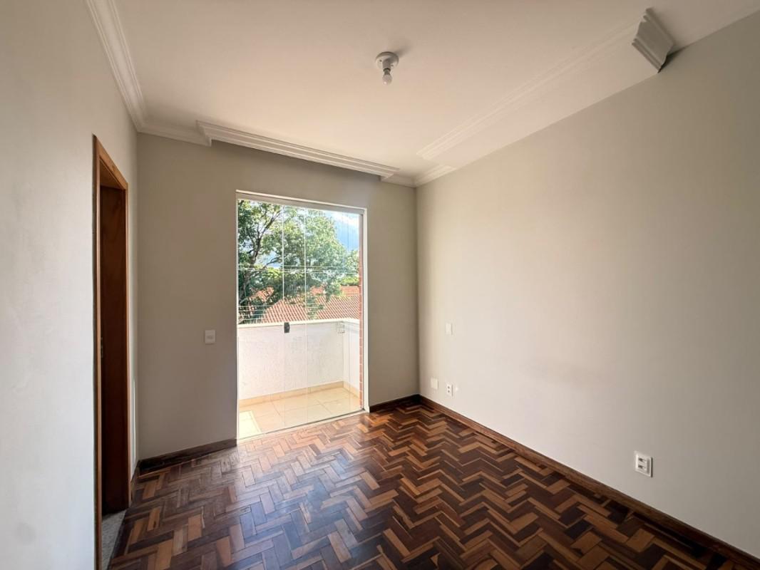 Apartamento, Sagrada Família, 2 Quartos, 1 Vaga, 1 Suíte