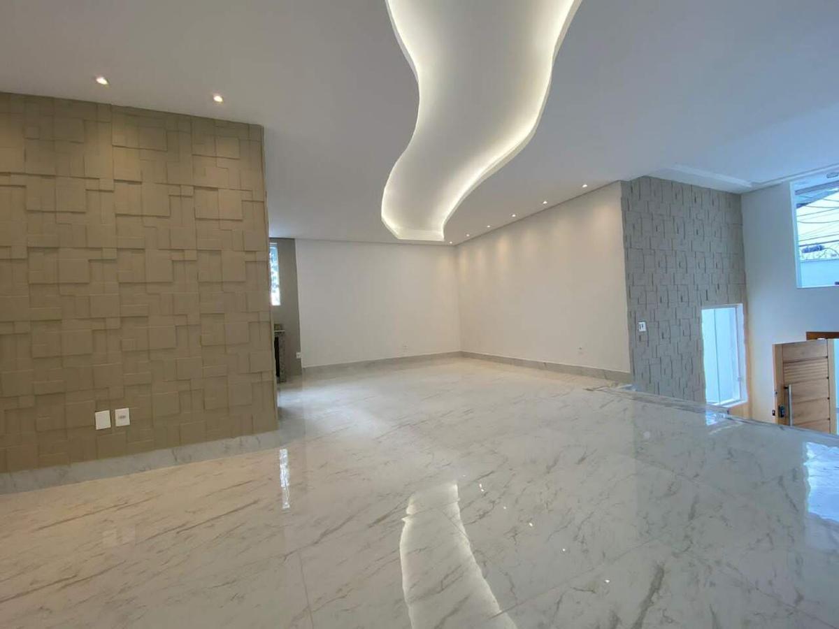 Casa, Estoril, 3 Quartos, 4 Vagas, 1 Suíte