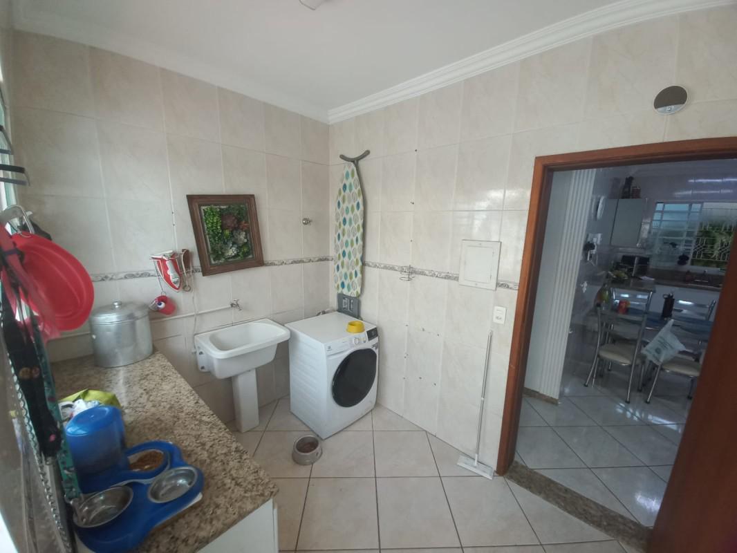 Casa, Caiçaras, 4 Quartos, 6 Vagas, 3 Suítes