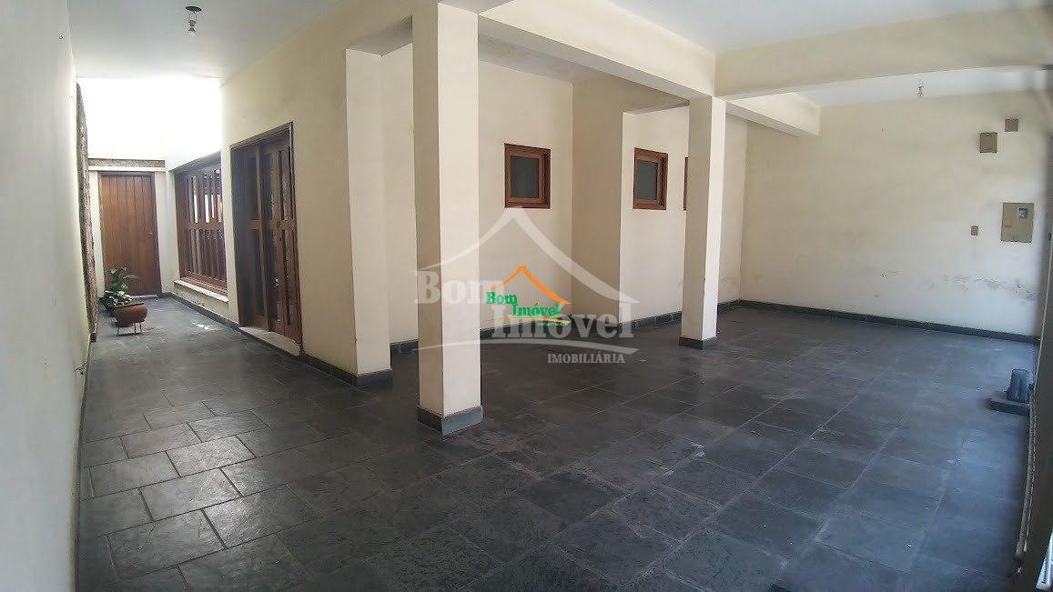 Casa, Centro, 3 Quartos, 2 Vagas, 1 Suíte