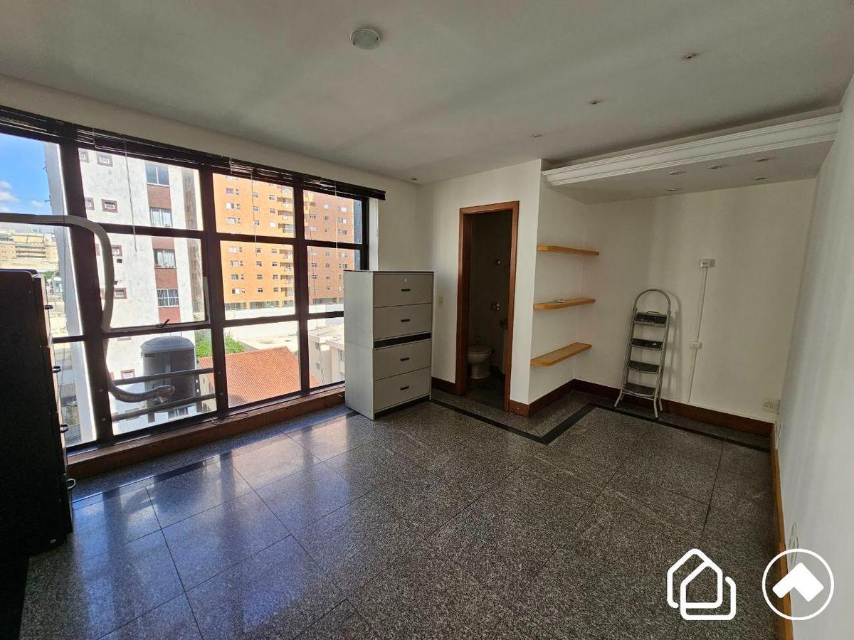 Sala, Centro