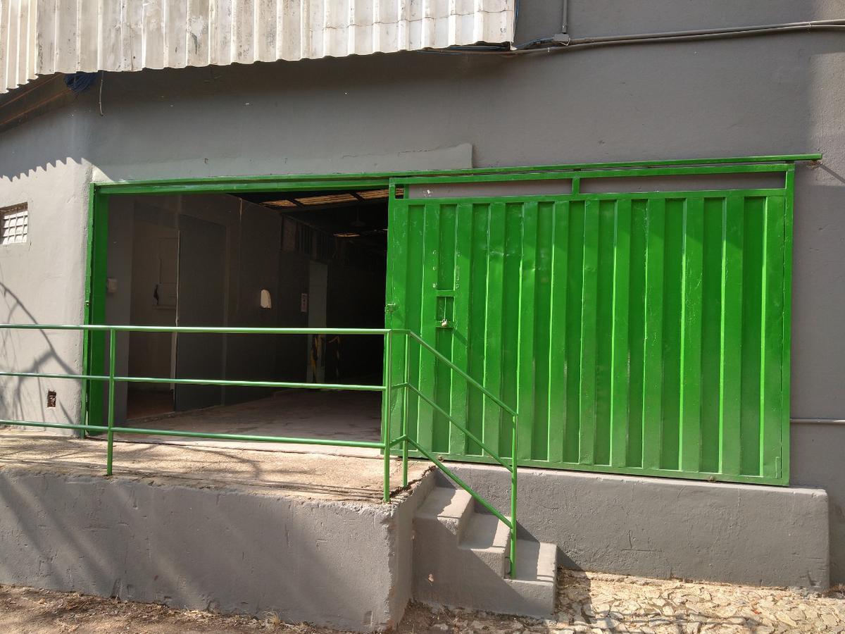 Lote, Cincão, 1 Quarto, 20 Vagas