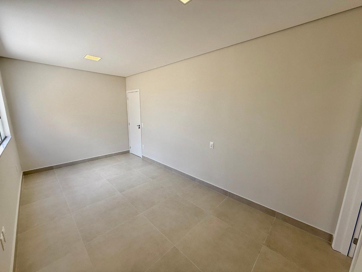 Casa, Manacás, 3 Quartos, 3 Vagas, 3 Suítes