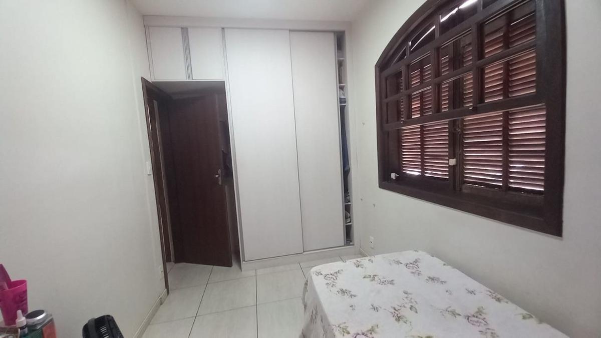 Casa, Cachoeirinha, 5 Quartos, 3 Vagas, 1 Suíte