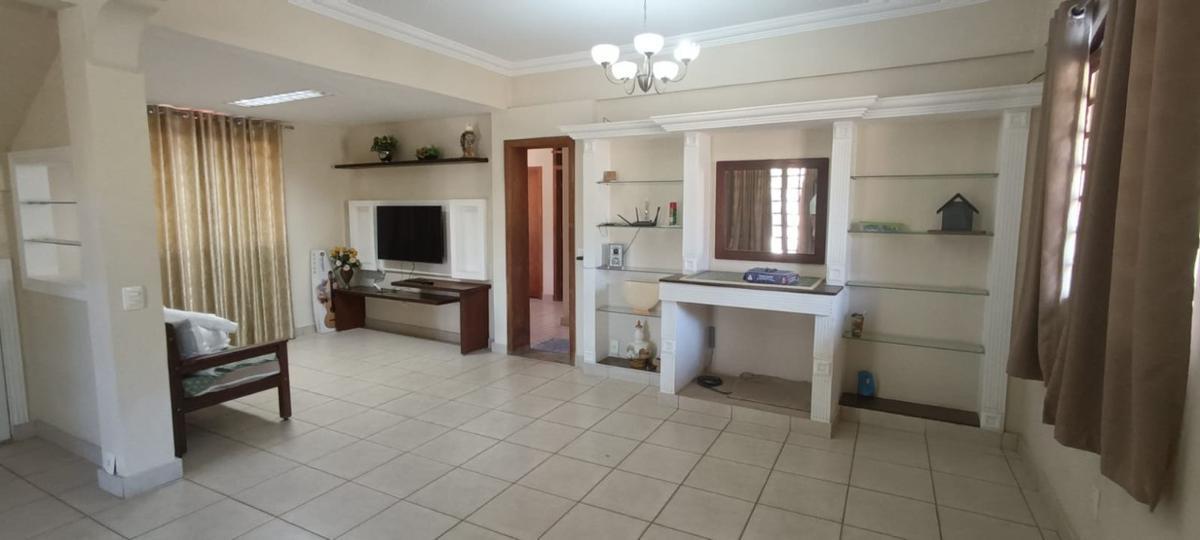 Casa, Casa Amarela, 5 Quartos, 40 Vagas, 5 Suítes