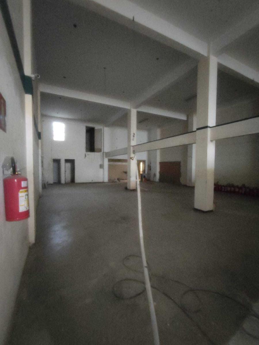 Galpão, Santa Terezinha, 0 Quarto, 10 Vagas