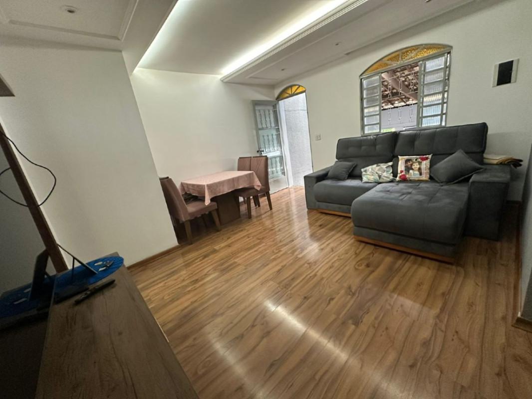 Casa, Teixeira Dias (barreiro), 3 Quartos, 2 Vagas, 1 Suíte