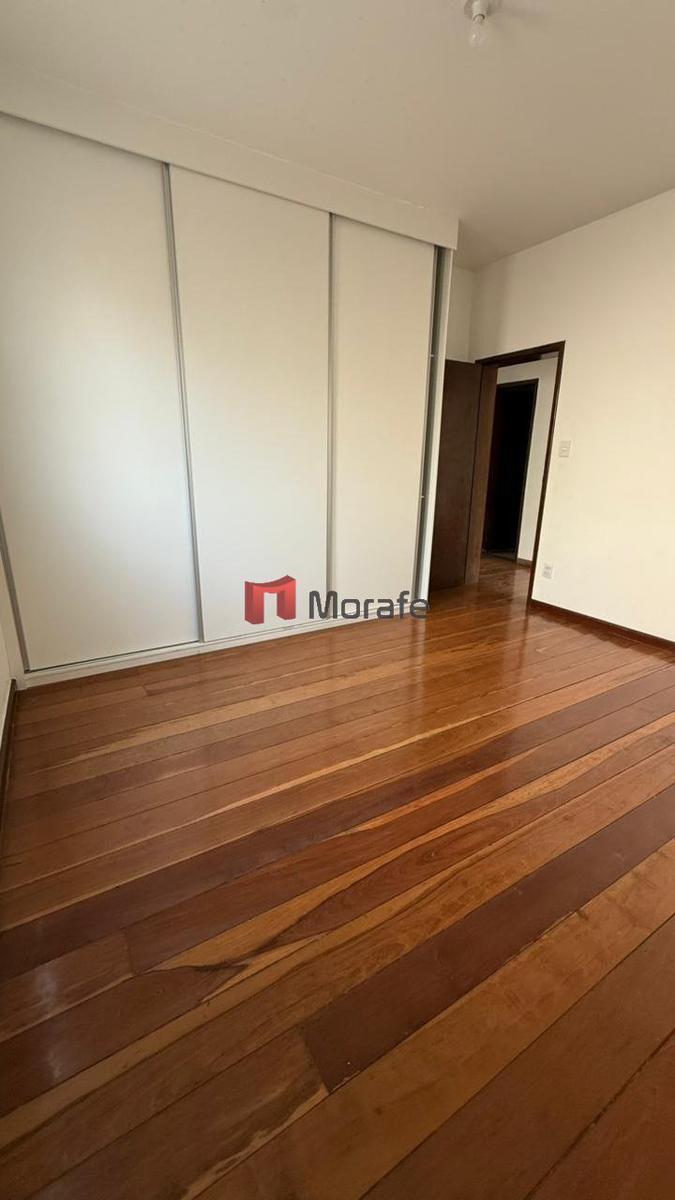 Casa, Castelo, 4 Quartos, 4 Vagas, 1 Suíte