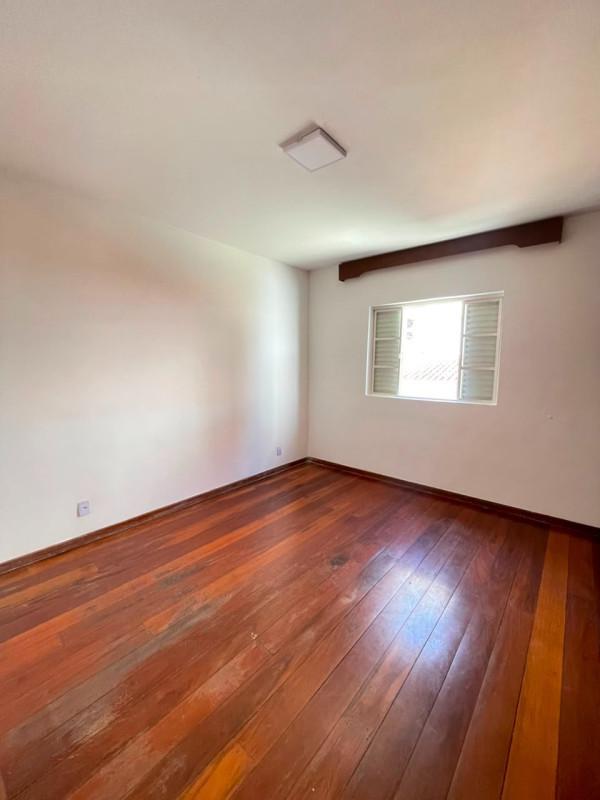 Casa, Castelo, 5 Quartos, 4 Vagas, 2 Suítes