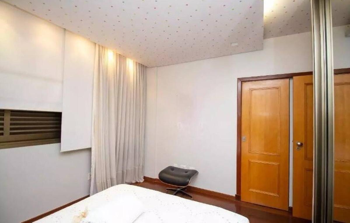 Apartamento, Funcionários, 4 Quartos, 5 Vagas, 2 Suítes