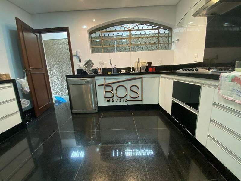 Casa, Santa Lúcia, 5 Quartos, 4 Vagas, 3 Suítes