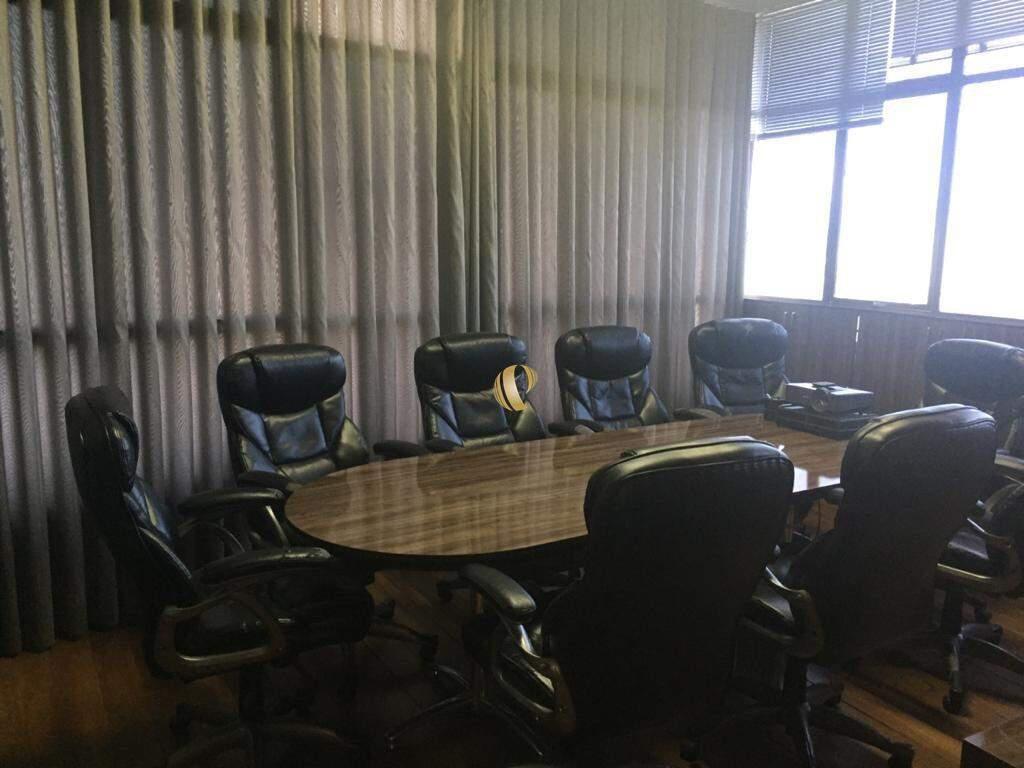Sala, Centro, 0 Quarto, 0 Vaga, 1 Suíte