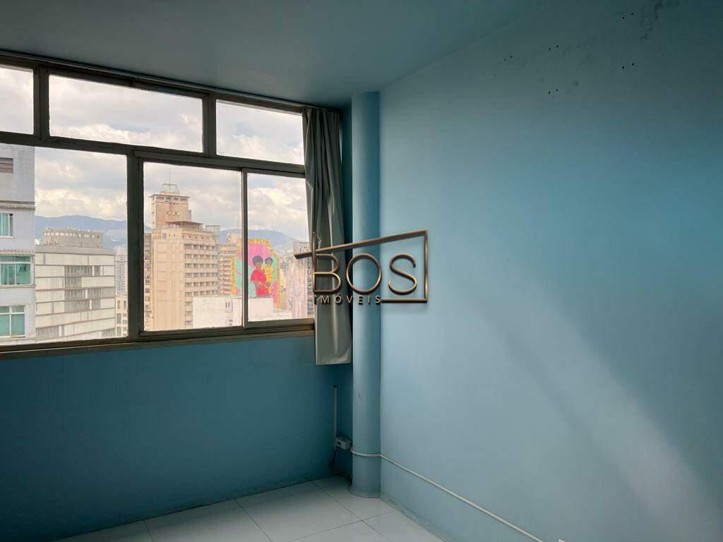 Sala, Centro, 2 Quartos, 0 Vaga