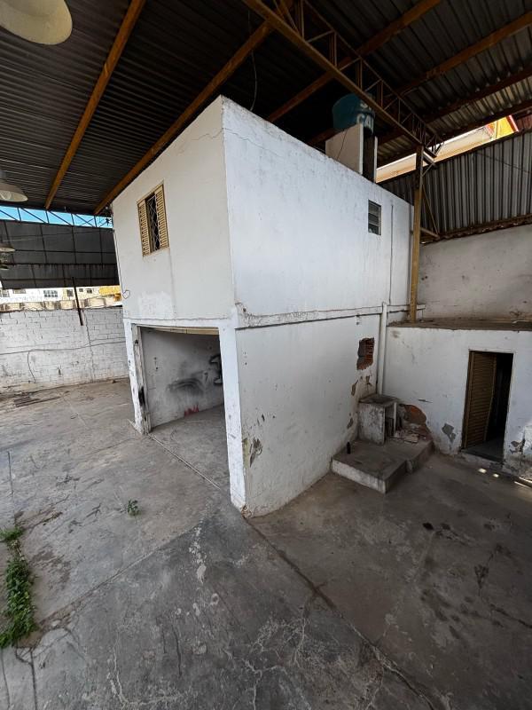 Galpão, Nova Floresta, 0 Quarto, 15 Vagas