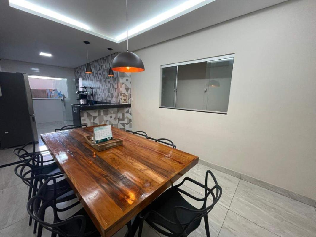 Casa, Araguaia, 4 Quartos, 2 Vagas, 1 Suíte