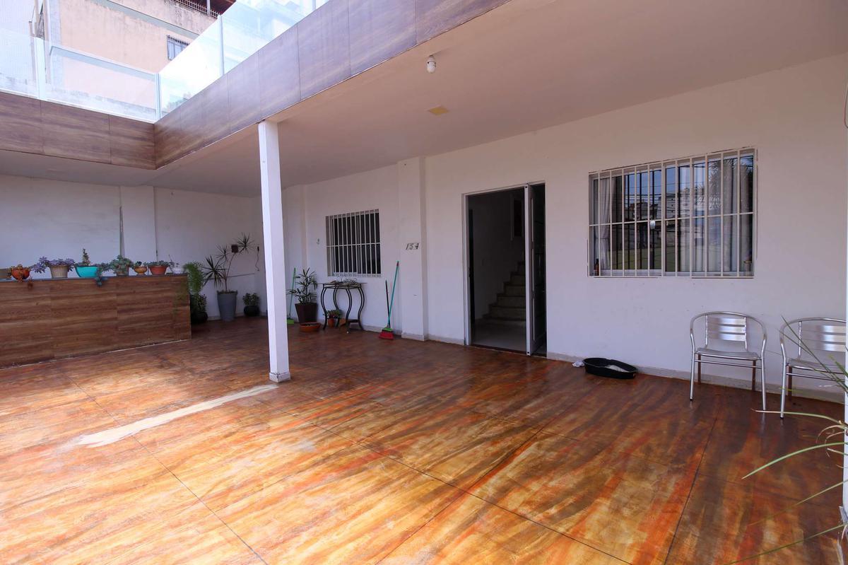 Casa, Horto, 6 Quartos, 2 Vagas, 5 Suítes
