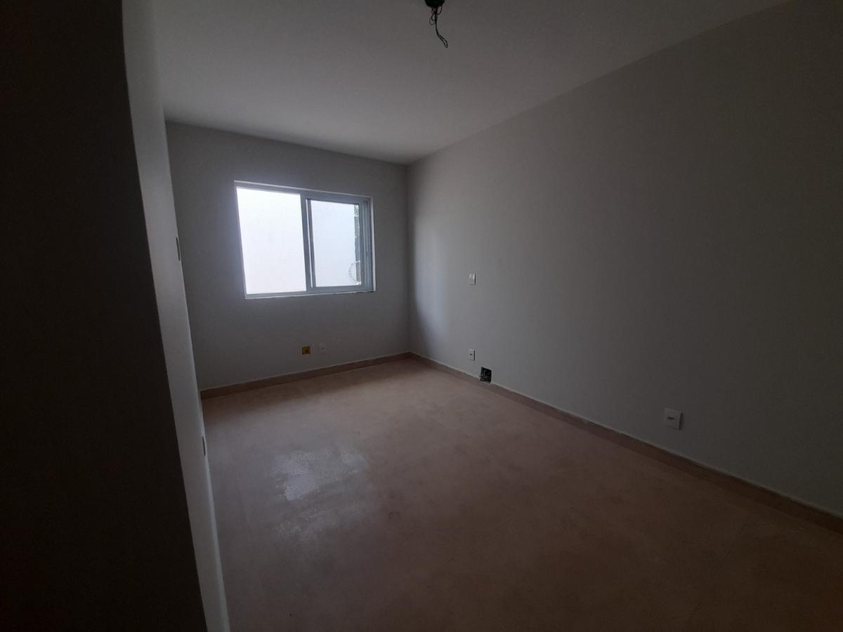 Casa, Esplanada, 3 Quartos, 2 Vagas, 1 Suíte