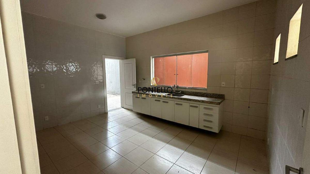 Casa, Santa Rita de Cássia, 5 Quartos, 2 Vagas, 2 Suítes