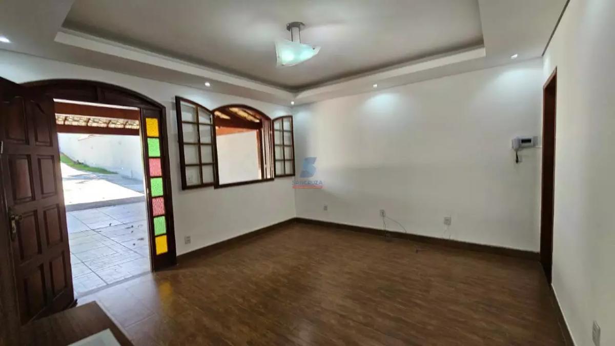 Casa, Fonte Grande, 4 Quartos, 8 Vagas, 1 Suíte