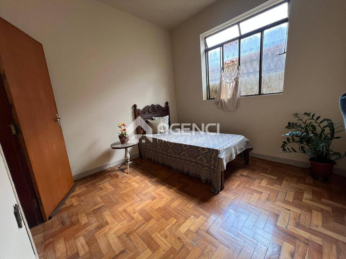 Casa, Camargos, 3 Quartos, 0 Vaga, 0 Suíte