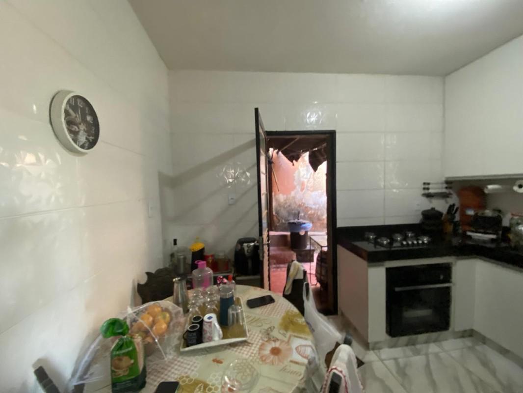 Casa, Nova Esperança, 4 Quartos, 1 Vaga, 1 Suíte