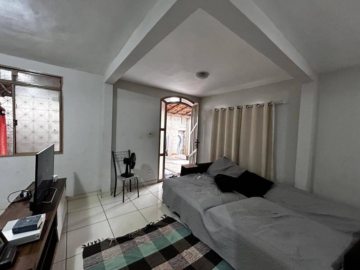 Casa, Floresta, 3 Quartos, 0 Vaga, 1 Suíte