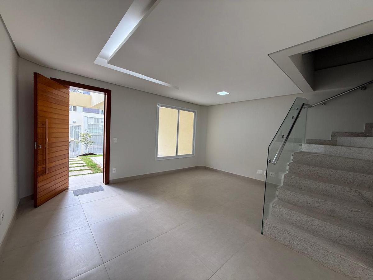 Casa, Nova Floresta, 4 Quartos, 3 Vagas, 2 Suítes