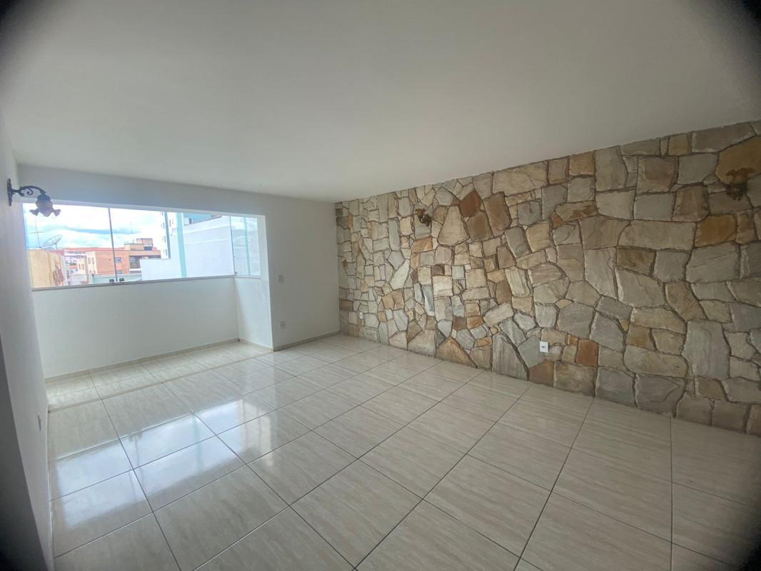 Casa, Floresta, 4 Quartos, 4 Vagas, 1 Suíte