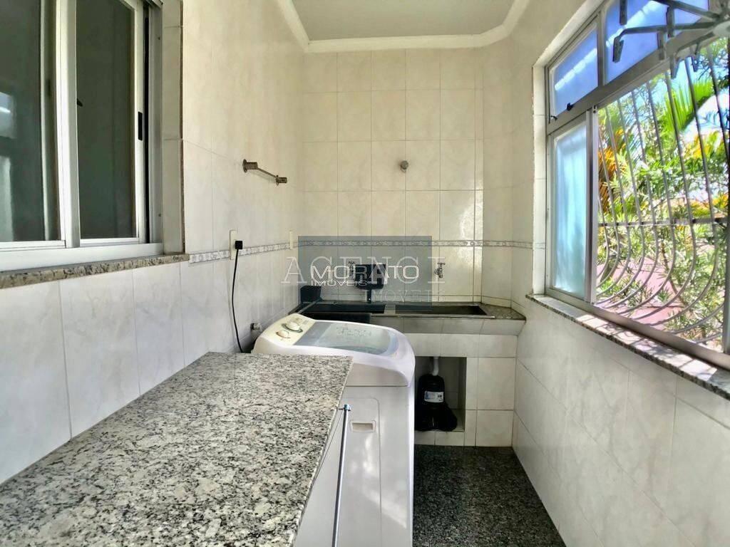Casa, Castelo, 4 Quartos, 0 Vaga, 1 Suíte