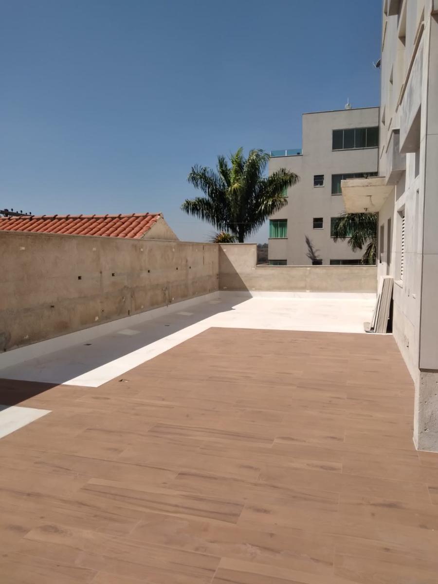Apartamento, Barreiro, 3 Quartos, 2 Vagas, 1 Suíte
