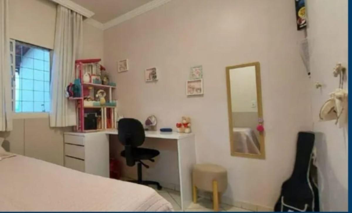 Casa, Santa Cruz Industrial, 3 Quartos, 2 Vagas