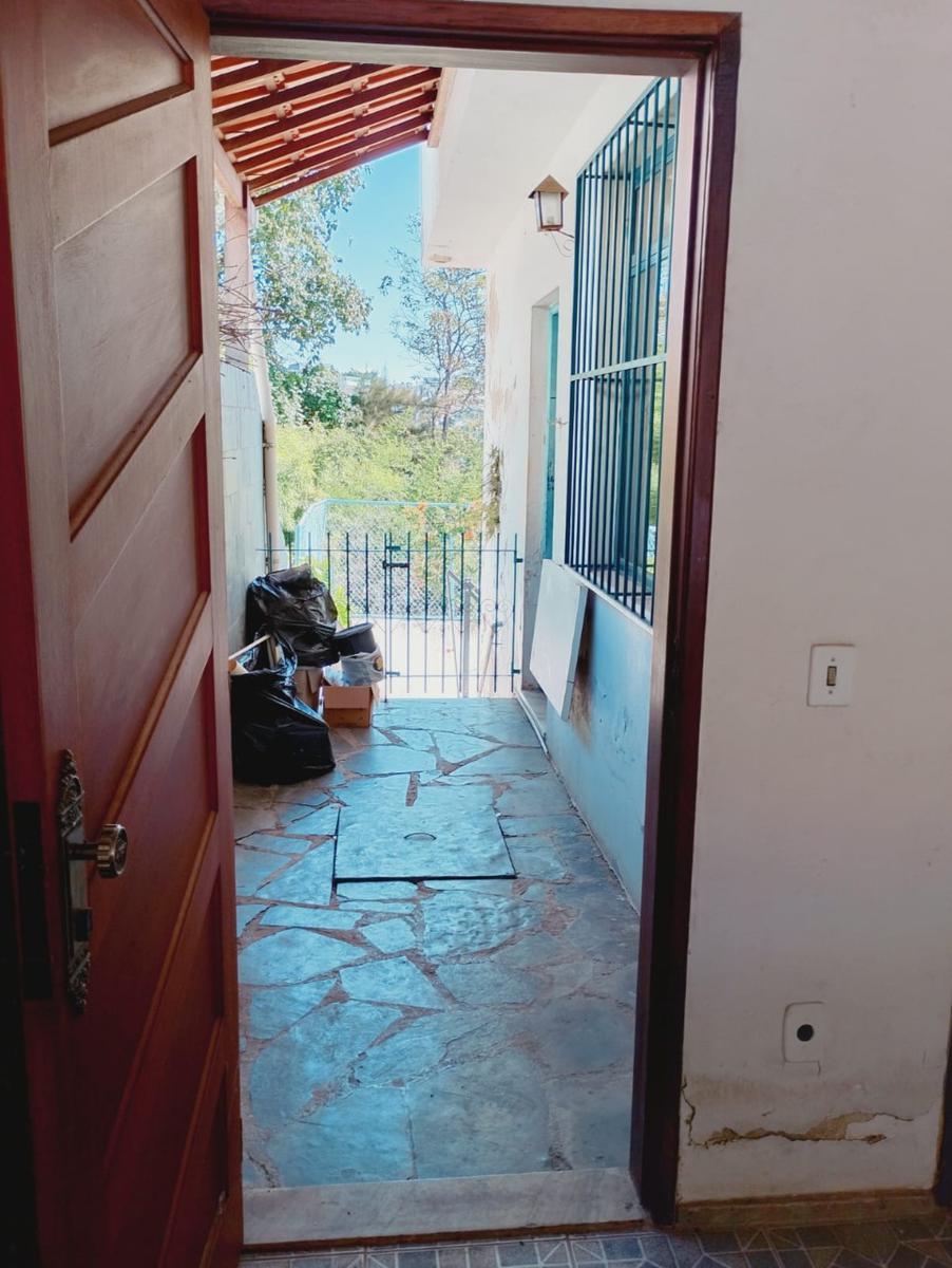 Casa, Santa Branca, 3 Quartos, 4 Vagas, 1 Suíte