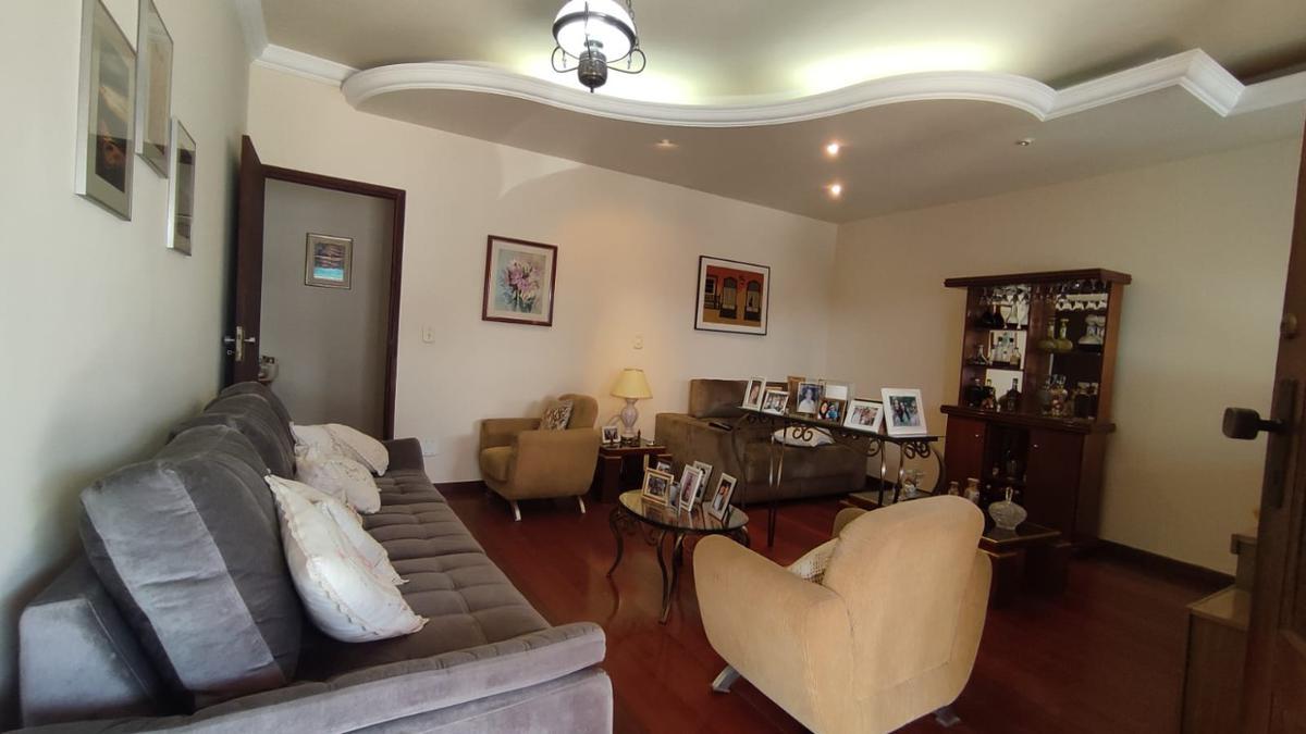 Casa, Parque Turistas, 2 Quartos, 2 Vagas, 1 Suíte