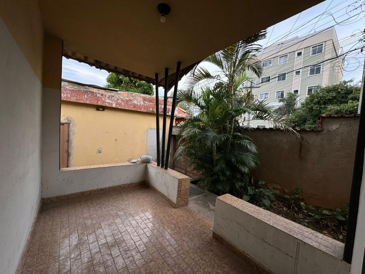 Casa, Santa Cruz, 3 Quartos, 4 Vagas, 1 Suíte
