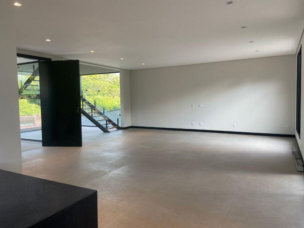 Casa, Condomínio Alphaville, 4 Quartos, 4 Vagas, 4 Suítes