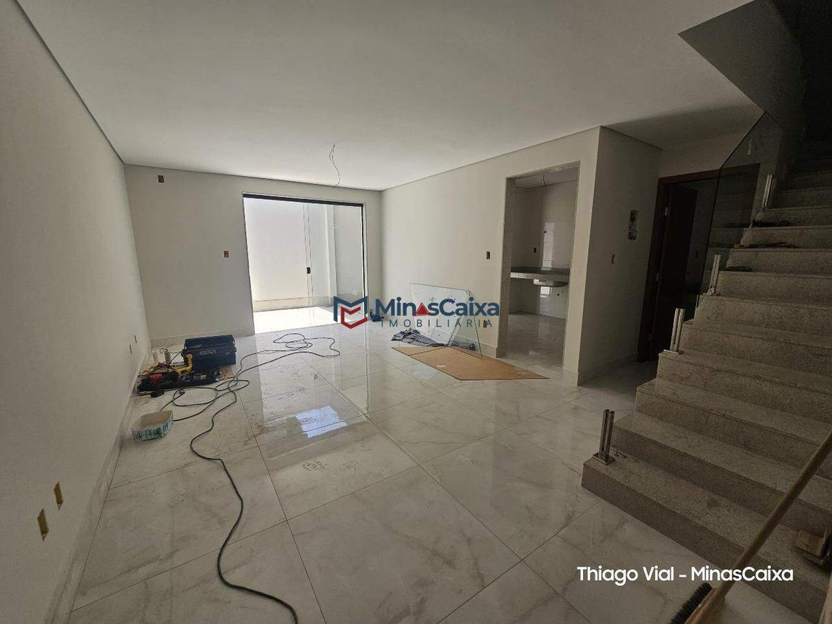 Casa, Quitandinha, 3 Quartos, 1 Vaga, 1 Suíte