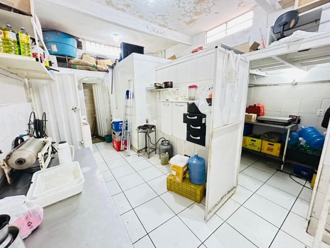 Casa Comercial, Jardim Leblon, 4 Quartos, 0 Vaga