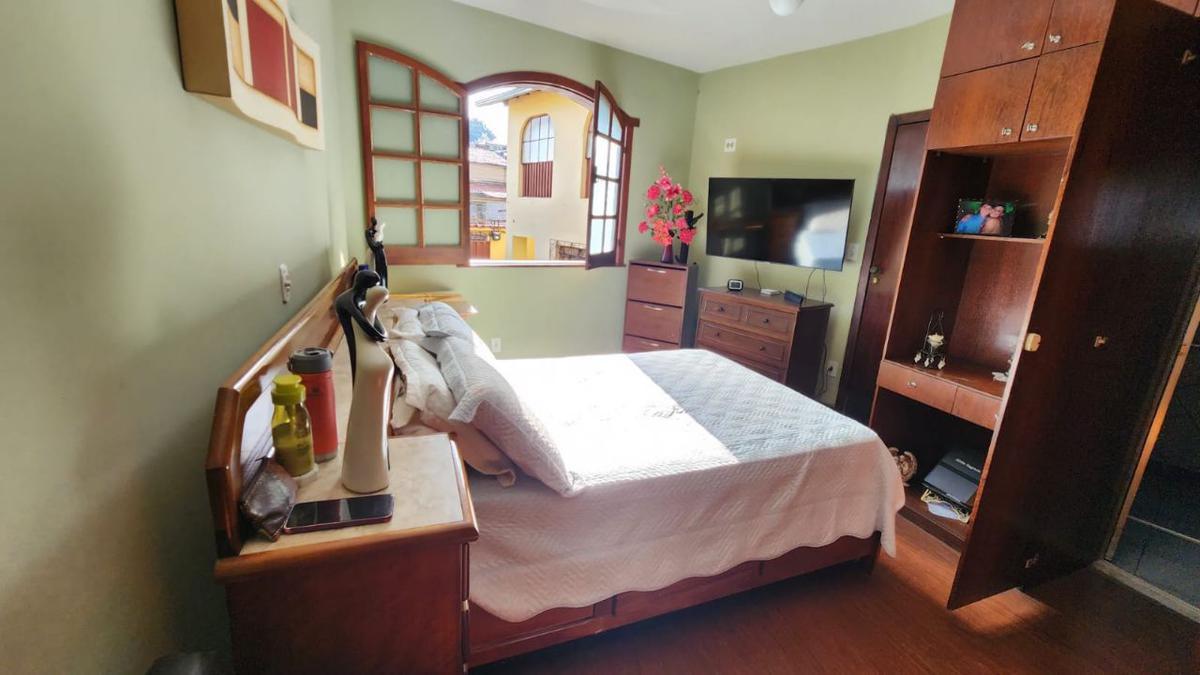 Casa, Sagrada Família, 8 Quartos, 3 Vagas, 3 Suítes