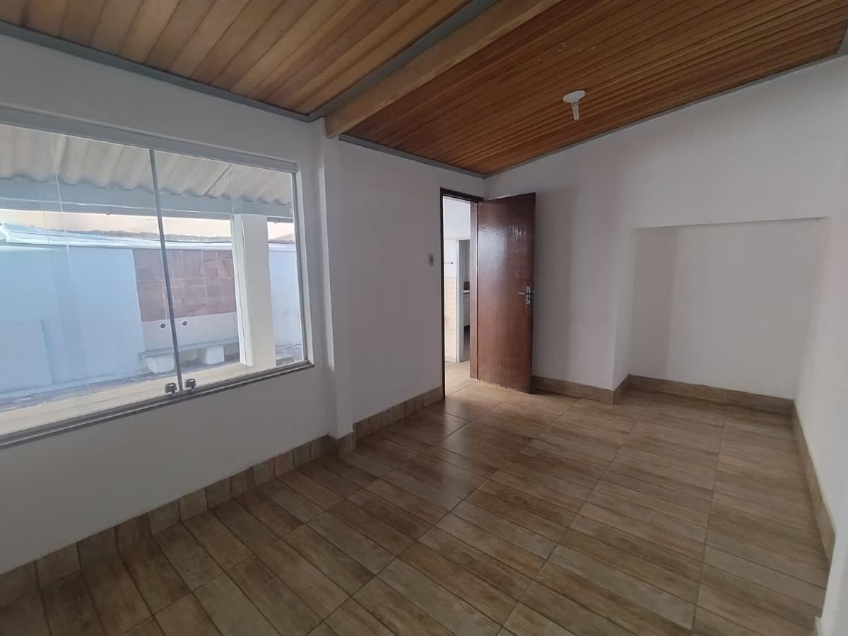 Casa, Centro, 4 Quartos, 0 Vaga
