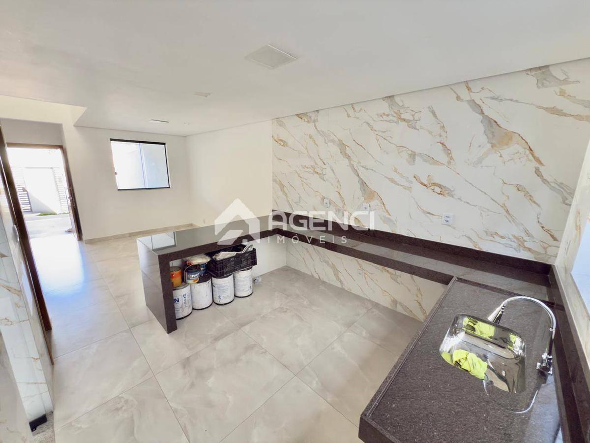 Casa, Cabral, 3 Quartos, 0 Vaga, 1 Suíte