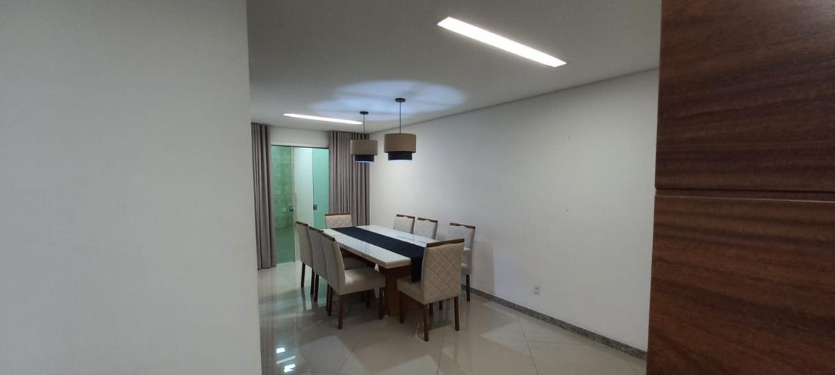 Casa, Planalto, 3 Quartos, 2 Vagas, 1 Suíte