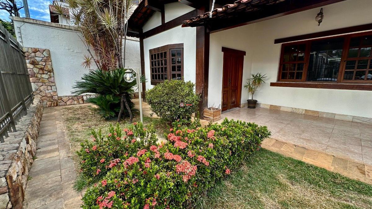 Casa, Itapoã, 3 Quartos, 4 Vagas, 1 Suíte